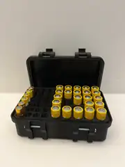 Premium pil kutusu açık, pillerle dolu