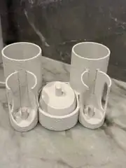 Beyaz modern ikili diş fırçası standı, boş görünüm
