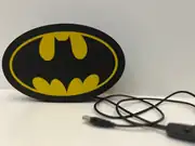 Batman LED gece lambası ve USB kablosu, gündüz görünümü