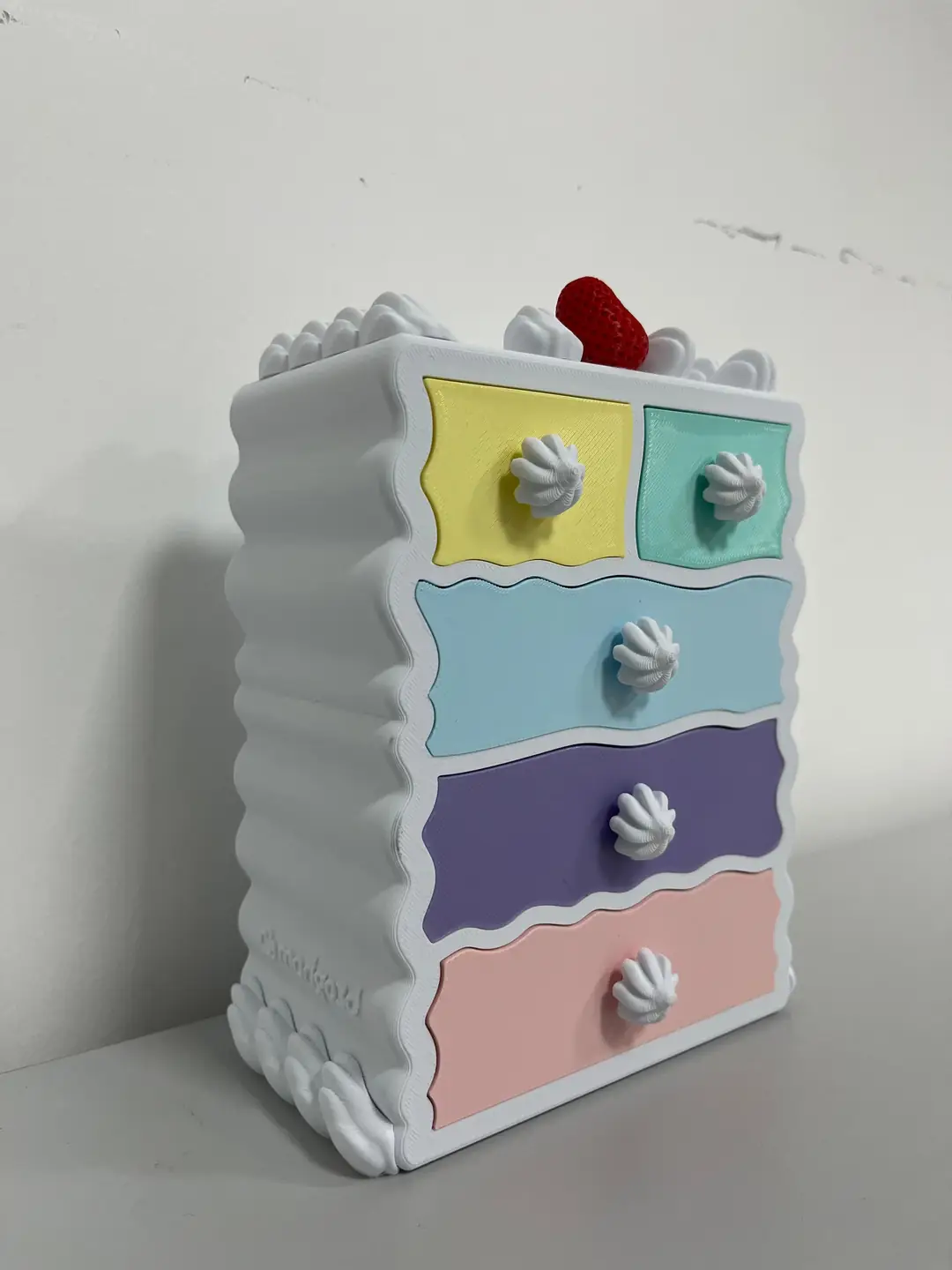 Pastel pasta organizer, yandan krema detayı