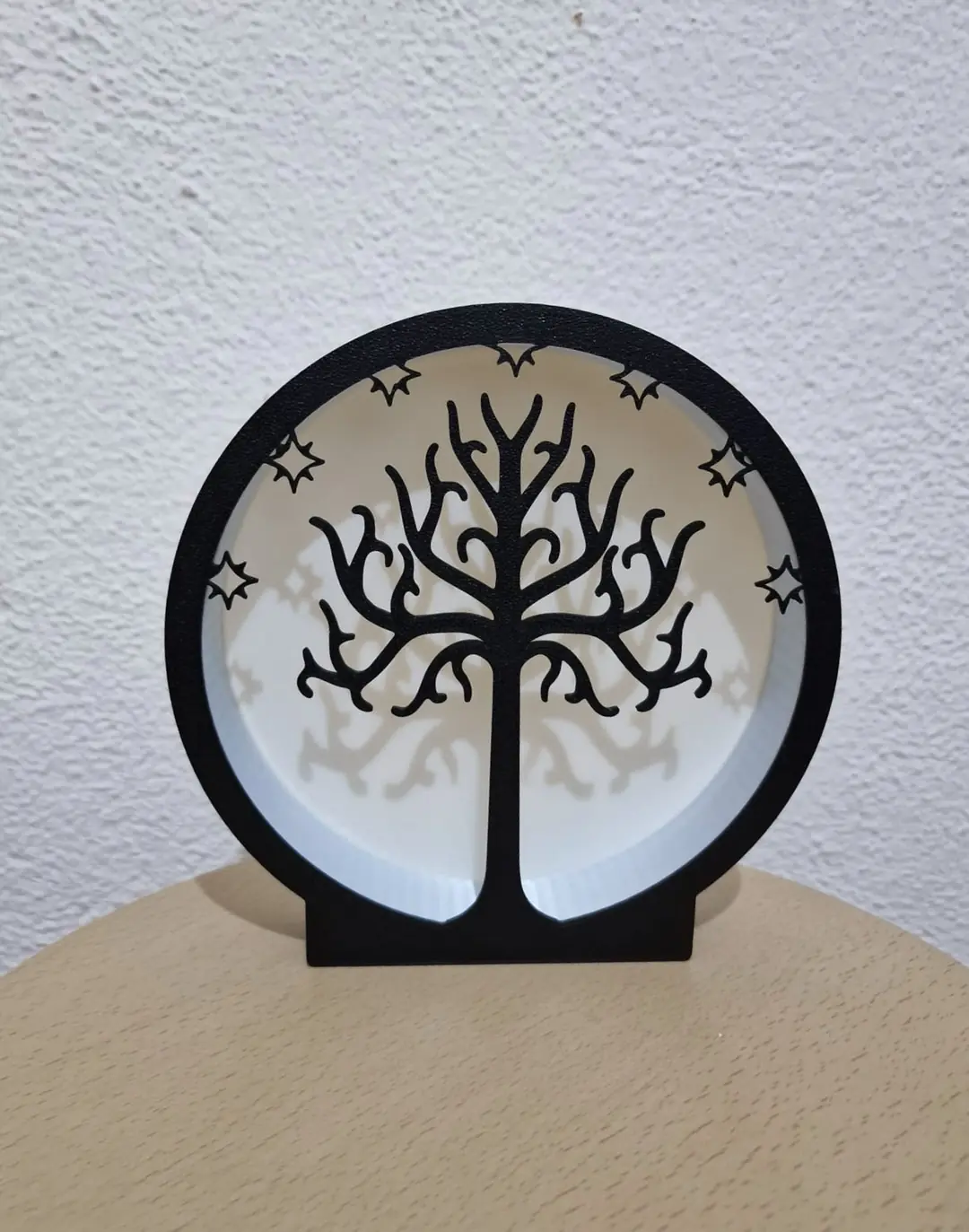 Gondor ağacı desenli yuvarlak gece lambası, gündüz