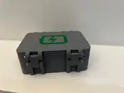 Su geçirmez pil kutusu kapalı, kilitli kapak