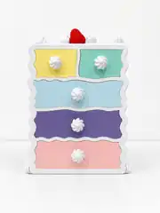Çilekli pasta organizer, sarı yeşil mavi mor pembe çekmeceler