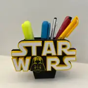 Star Wars kalem tutucu, renkli kalemlerle